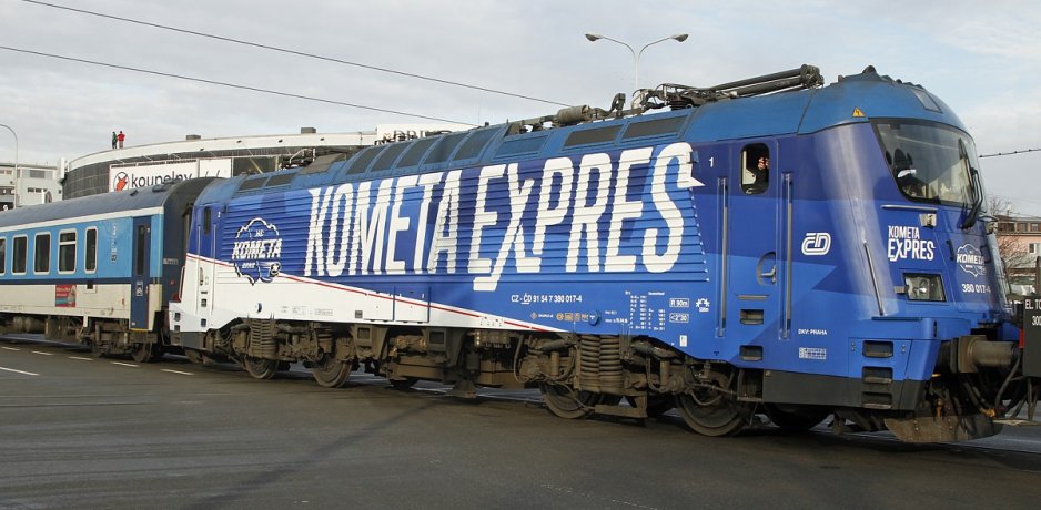 Kometa Expres: Brno players & fans travel to Prague in style